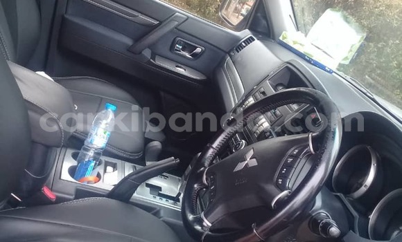 Acheter Occasion Voiture Mitsubishi Pajero Gris à Kampala, Ouganda Acheter Occasion Voiture Mitsubishi Pajero Gris à Kampala, Ouganda