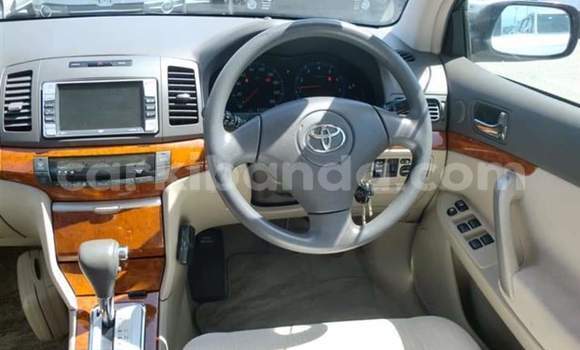 Gura Nshya Toyota Premio Silver Imodoka i Kampala mu Uganda Gura Nshya Toyota Premio Silver Imodoka i Kampala mu Uganda