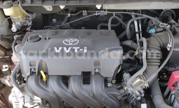 Gura Nshya Toyota Premio Silver Imodoka i Kampala mu Uganda Gura Nshya Toyota Premio Silver Imodoka i Kampala mu Uganda