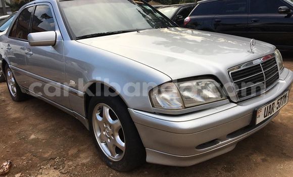 Gura Yakoze Mercedes‒Benz C–Class Silver Imodoka i Kampala mu Uganda Gura Yakoze Mercedes‒Benz C–Class Silver Imodoka i Kampala mu Uganda