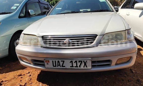 Gura Yakoze Toyota Premio Silver Imodoka i Kampala mu Uganda Gura Yakoze Toyota Premio Silver Imodoka i Kampala mu Uganda