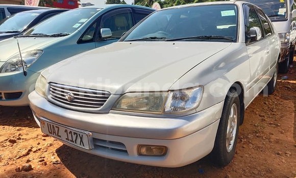 Gura Yakoze Toyota Premio Silver Imodoka i Kampala mu Uganda Gura Yakoze Toyota Premio Silver Imodoka i Kampala mu Uganda