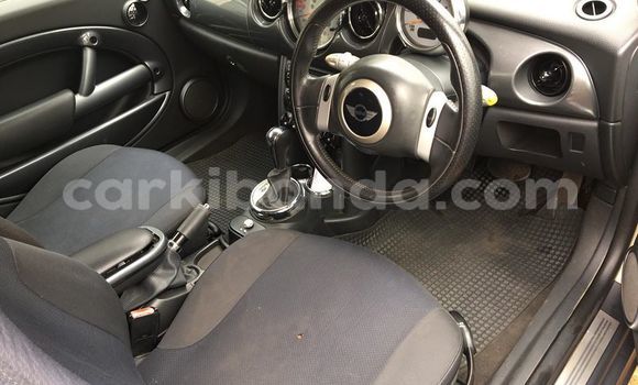 Gura Yakoze MINI Cooper Beige Imodoka i Kampala mu Uganda Gura Yakoze MINI Cooper Beige Imodoka i Kampala mu Uganda