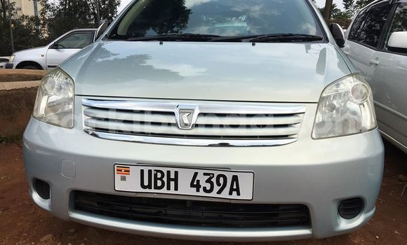Acheter Occasion Voiture Toyota Raum Bleu à Kampala, Ouganda