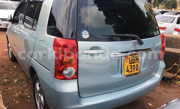 Gura Yakoze Toyota Raum Blue Imodoka i Kampala mu Uganda Gura Yakoze Toyota Raum Blue Imodoka i Kampala mu Uganda