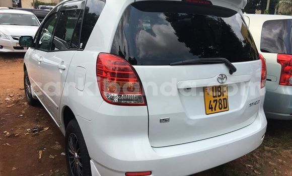Gura Yakoze Toyota Spacio White Imodoka i Kampala mu Uganda Gura Yakoze Toyota Spacio White Imodoka i Kampala mu Uganda