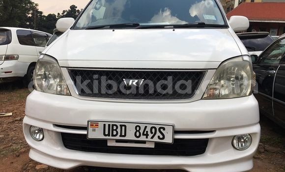 Acheter Occasion Voiture Toyota Regius Blanc à Kampala, Ouganda Acheter Occasion Voiture Toyota Regius Blanc à Kampala, Ouganda