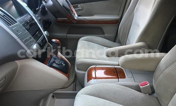 Acheter Occasion Voiture Toyota Harrier Gris à Kampala, Ouganda Acheter Occasion Voiture Toyota Harrier Gris à Kampala, Ouganda