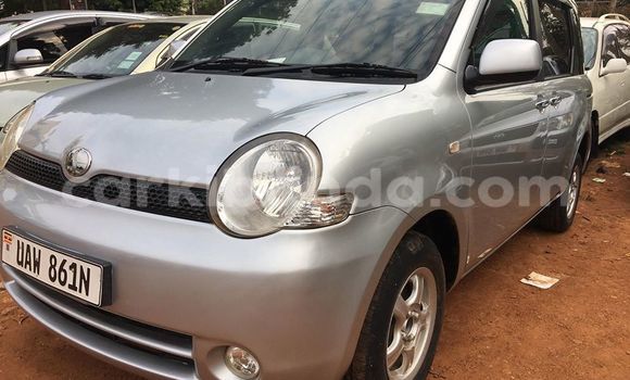 Gura Yakoze Toyota Sienna Silver Imodoka i Kampala mu Uganda Gura Yakoze Toyota Sienna Silver Imodoka i Kampala mu Uganda