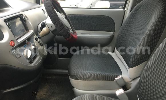 Gura Yakoze Toyota Sienna Silver Imodoka i Kampala mu Uganda Gura Yakoze Toyota Sienna Silver Imodoka i Kampala mu Uganda