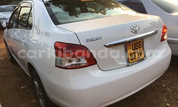 Acheter Occasion Voiture Toyota Belta Blanc à Kampala, Ouganda Acheter Occasion Voiture Toyota Belta Blanc à Kampala, Ouganda