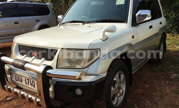 Acheter Occasion Voiture Mitsubishi Pajero iO Blanc à Kampala, Ouganda Acheter Occasion Voiture Mitsubishi Pajero iO Blanc à Kampala, Ouganda