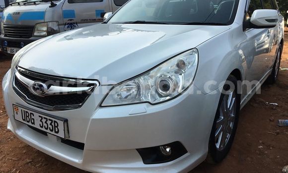 Gura Yakoze Subaru Legacy White Imodoka i Kampala mu Uganda Gura Yakoze Subaru Legacy White Imodoka i Kampala mu Uganda