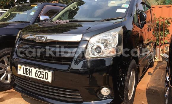 Acheter Occasion Voiture Toyota Noah Noir à Kampala, Ouganda Acheter Occasion Voiture Toyota Noah Noir à Kampala, Ouganda