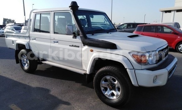 Acheter Neuf Voiture Toyota FJ Cruiser Blanc à Bugiri, Est
