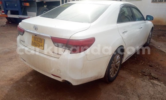 Gura Nshya Toyota Mark X White Imodoka i Kampala mu Uganda Gura Nshya Toyota Mark X White Imodoka i Kampala mu Uganda