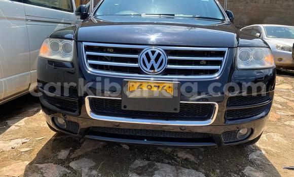 Gura Nshya Volkswagen Touareg Blue Imodoka i Kampala mu Uganda Gura Nshya Volkswagen Touareg Blue Imodoka i Kampala mu Uganda