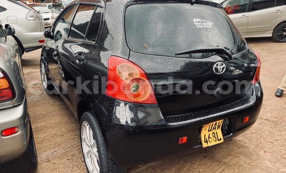 Acheter Occasion Voiture Toyota Vitz Noir à Kampala, Ouganda Acheter Occasion Voiture Toyota Vitz Noir à Kampala, Ouganda