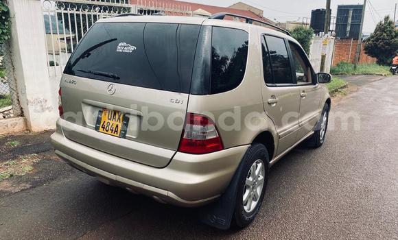 Acheter Occasion Voiture Mercedes‒Benz ML–Class Marron à Kampala, Ouganda Acheter Occasion Voiture Mercedes‒Benz ML–Class Marron à Kampala, Ouganda