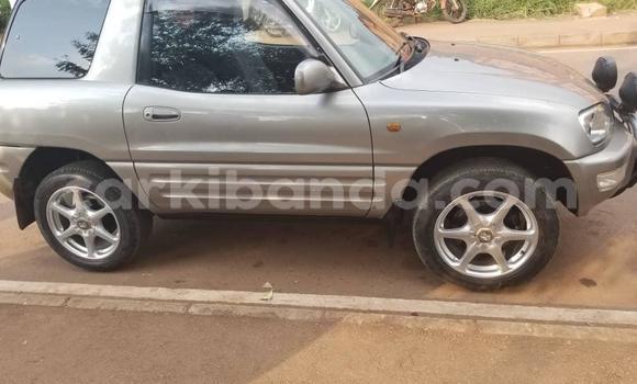 Acheter Occasion Voiture Toyota RAV4 Gris à Kampala, Ouganda Acheter Occasion Voiture Toyota RAV4 Gris à Kampala, Ouganda