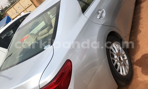 Gura Nshya Toyota Mark X Silver Imodoka i Kampala mu Uganda Gura Nshya Toyota Mark X Silver Imodoka i Kampala mu Uganda