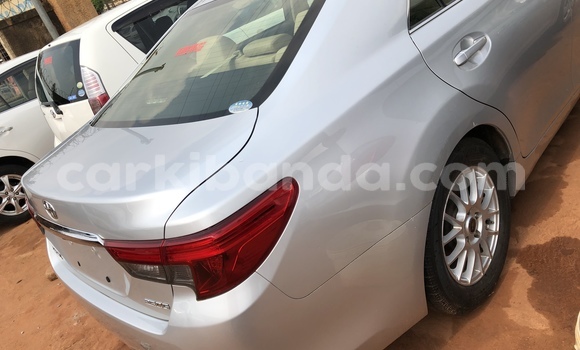 Gura Nshya Toyota Mark X Silver Imodoka i Kampala mu Uganda Gura Nshya Toyota Mark X Silver Imodoka i Kampala mu Uganda
