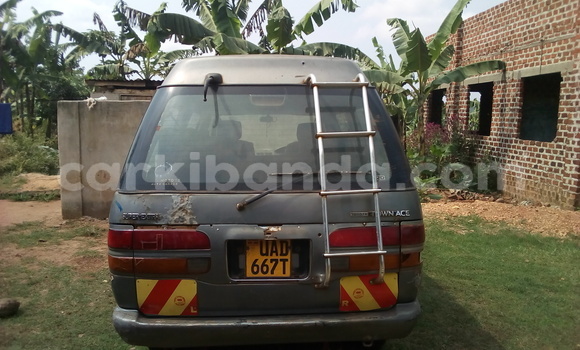 Acheter Occasion Voiture Toyota Town Ace Vert à Mukono, Ouganda Acheter Occasion Voiture Toyota Town Ace Vert à Mukono, Ouganda