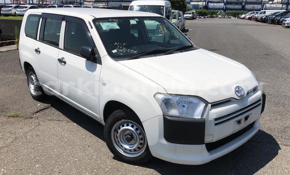 Gura Imported Toyota Probox White Imodoka i Kampala mu Uganda Gura Imported Toyota Probox White Imodoka i Kampala mu Uganda