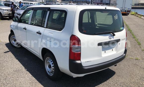 Gura Imported Toyota Probox White Imodoka i Kampala mu Uganda Gura Imported Toyota Probox White Imodoka i Kampala mu Uganda