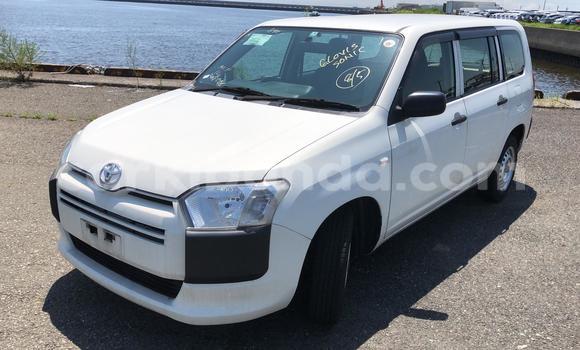 Gura Imported Toyota Probox White Imodoka i Kampala mu Uganda Gura Imported Toyota Probox White Imodoka i Kampala mu Uganda