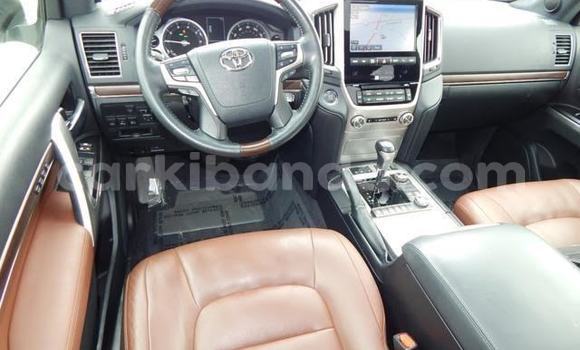 Buy Used Toyota Land Cruiser White Car in Kampala in Uganda Buy Used Toyota Land Cruiser White Car in Kampala in Uganda