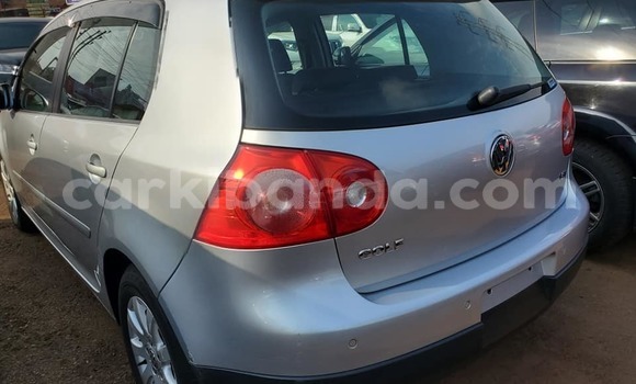 Gura Yakoze Volkswagen Golf Silver Imodoka i Kampala mu Uganda Gura Yakoze Volkswagen Golf Silver Imodoka i Kampala mu Uganda