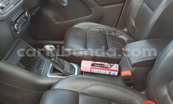 Gura Yakoze Volkswagen Tiguan Blue Imodoka i Kampala mu Uganda Gura Yakoze Volkswagen Tiguan Blue Imodoka i Kampala mu Uganda