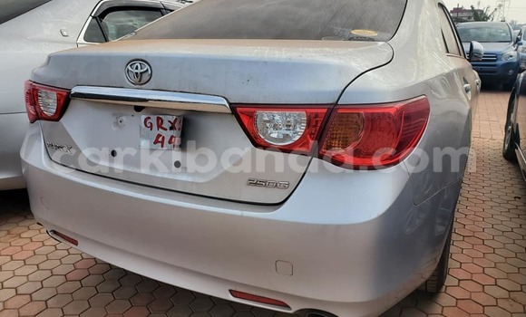 Gura Yakoze Toyota Mark X Silver Imodoka i Kampala mu Uganda Gura Yakoze Toyota Mark X Silver Imodoka i Kampala mu Uganda