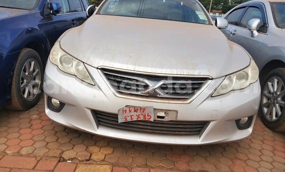 Gura Yakoze Toyota Mark X Silver Imodoka i Kampala mu Uganda Gura Yakoze Toyota Mark X Silver Imodoka i Kampala mu Uganda