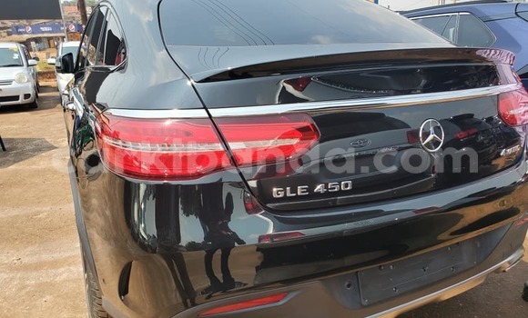 Gura Yakoze Mercedes‒Benz GLE Black Imodoka i Kampala mu Uganda Gura Yakoze Mercedes‒Benz GLE Black Imodoka i Kampala mu Uganda