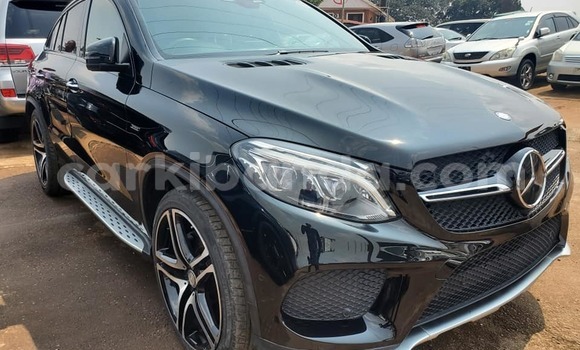 Gura Yakoze Mercedes‒Benz GLE Black Imodoka i Kampala mu Uganda Gura Yakoze Mercedes‒Benz GLE Black Imodoka i Kampala mu Uganda