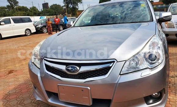 Gura Yakoze Subaru Legacy Silver Imodoka i Kampala mu Uganda Gura Yakoze Subaru Legacy Silver Imodoka i Kampala mu Uganda