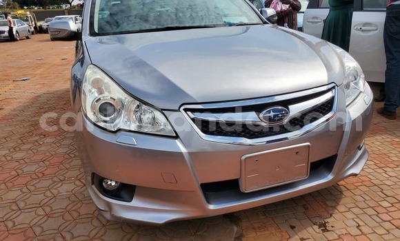 Gura Yakoze Subaru Legacy Silver Imodoka i Kampala mu Uganda Gura Yakoze Subaru Legacy Silver Imodoka i Kampala mu Uganda