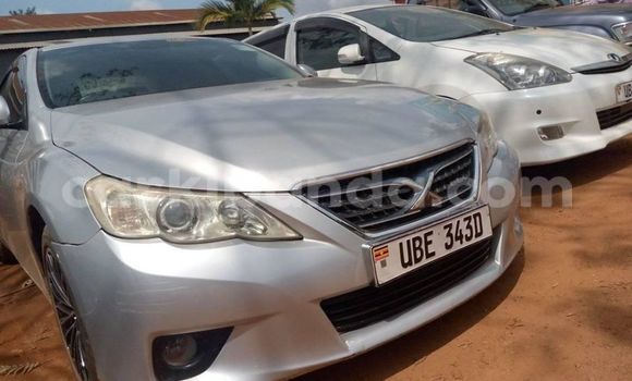 Nunua Ilio tumika Toyota Mark X Fedha Gari ndani ya Adjumani nchini Kaskazini