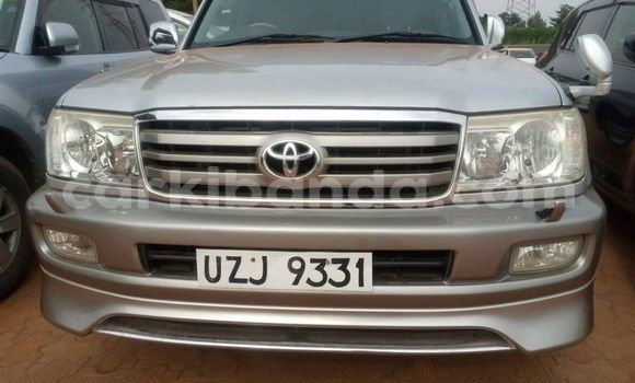 Nunua Ilio tumika Toyota Land Cruiser Fedha Gari ndani ya Adjumani nchini Kaskazini