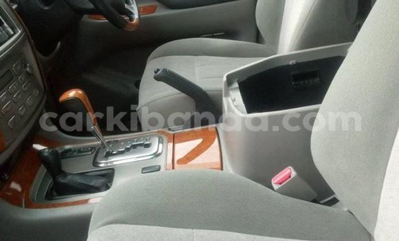 Gura Yakoze Toyota Land Cruiser Silver Imodoka i Adjumani mu Northern Gura Yakoze Toyota Land Cruiser Silver Imodoka i Adjumani mu Northern