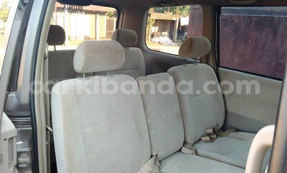 Gura Yakoze Toyota Noah Silver Imodoka i Adjumani mu Northern Gura Yakoze Toyota Noah Silver Imodoka i Adjumani mu Northern