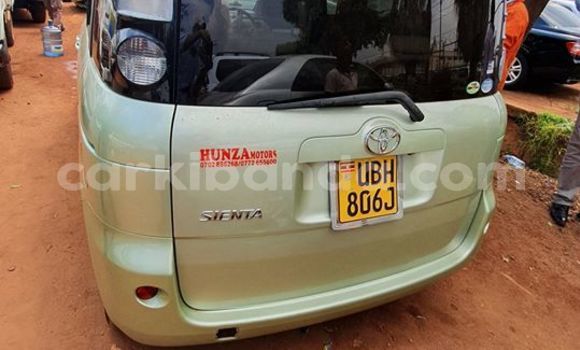 Nunua Ilio tumika Toyota Sienta Kijani Gari ndani ya Adjumani nchini Kaskazini Nunua Ilio tumika Toyota Sienta Kijani Gari ndani ya Adjumani nchini Kaskazini