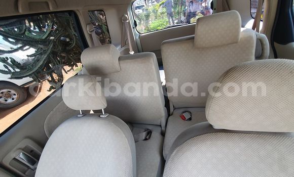 Nunua Ilio tumika Toyota Sienta Kijani Gari ndani ya Adjumani nchini Kaskazini Nunua Ilio tumika Toyota Sienta Kijani Gari ndani ya Adjumani nchini Kaskazini
