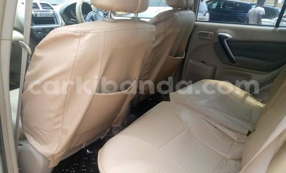 Nunua Ilio tumika Toyota RAV4 Fedha Gari ndani ya Adjumani nchini Kaskazini Nunua Ilio tumika Toyota RAV4 Fedha Gari ndani ya Adjumani nchini Kaskazini