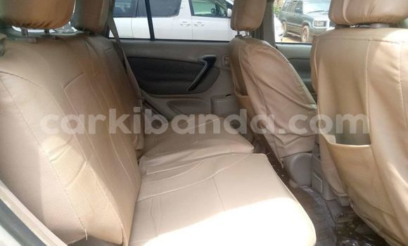 Nunua Ilio tumika Toyota RAV4 Fedha Gari ndani ya Adjumani nchini Kaskazini Nunua Ilio tumika Toyota RAV4 Fedha Gari ndani ya Adjumani nchini Kaskazini