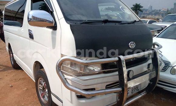 Nunua Ilio tumika Toyota Hiace Nyeupe Gari ndani ya Adjumani nchini Kaskazini Nunua Ilio tumika Toyota Hiace Nyeupe Gari ndani ya Adjumani nchini Kaskazini