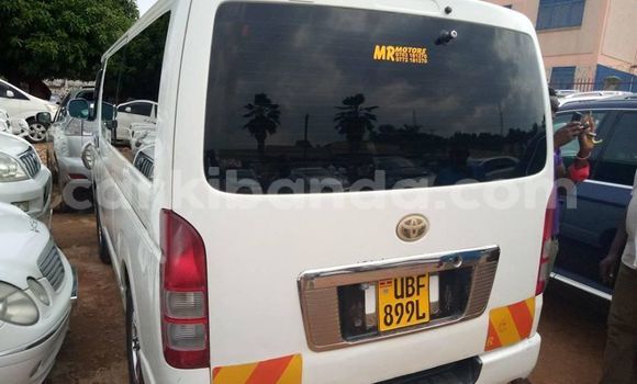 Nunua Ilio tumika Toyota Hiace Nyeupe Gari ndani ya Adjumani nchini Kaskazini Nunua Ilio tumika Toyota Hiace Nyeupe Gari ndani ya Adjumani nchini Kaskazini