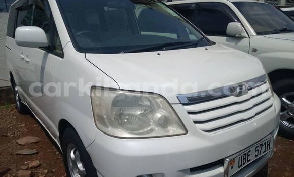 Nunua Ilio tumika Toyota Noah Nyeupe Gari ndani ya Adjumani nchini Kaskazini Nunua Ilio tumika Toyota Noah Nyeupe Gari ndani ya Adjumani nchini Kaskazini